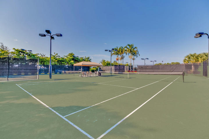 Valencia Reserve Tennis Courts